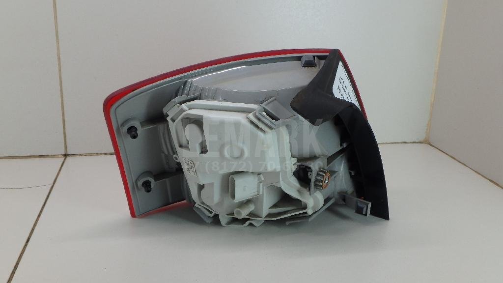 Фонарь задний наружный правый