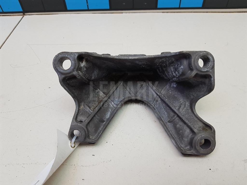 Кронштейн двигателя левый для  Audi A3 [8P1] 2003-2013