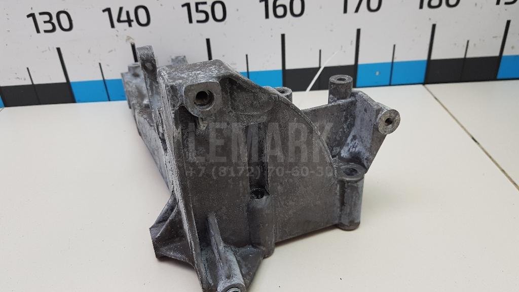 Кронштейн генератора