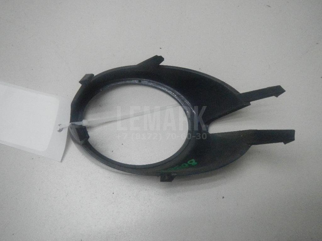 Рамка противотуманной фары правой