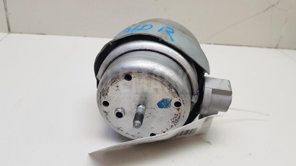 Опора двигателя правая