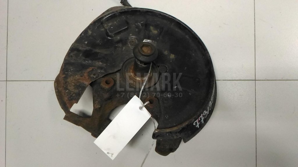 Кулак поворотный задний левый