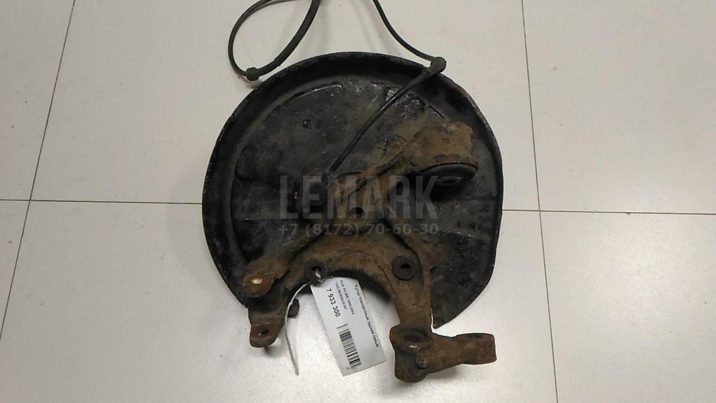 Кулак поворотный задний левый