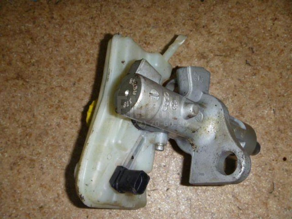 Цилиндр тормозной главный