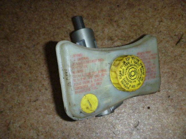 Цилиндр тормозной главный