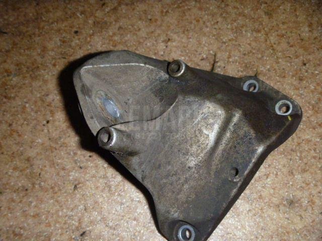 Кронштейн АКПП левый