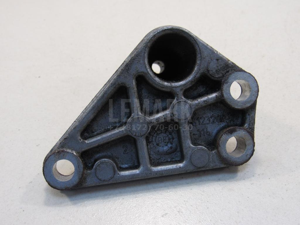 Кронштейн ролика-натяжителя руч. ремня для  Audi A3 [8P1] 2003-2013