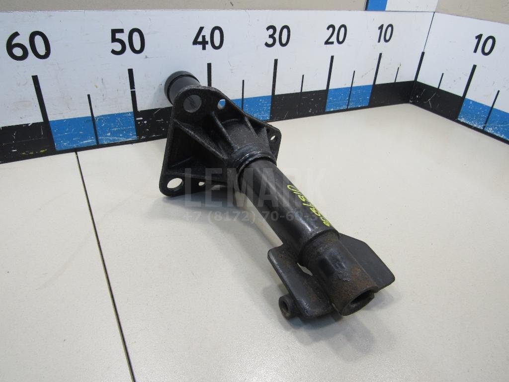 Кронштейн усилителя переднего бампера правый