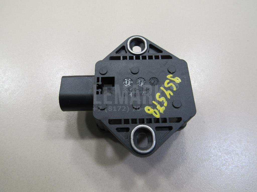 Датчик ускорения