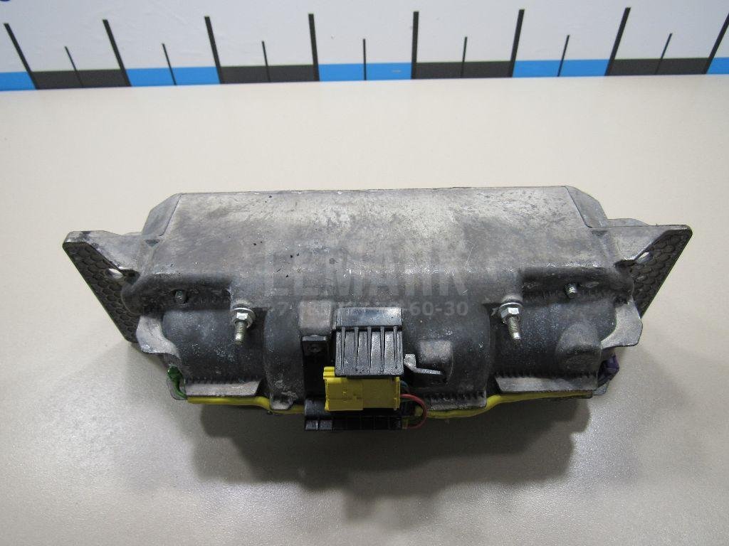 Подушка безопасности пассажирская (в торпедо)