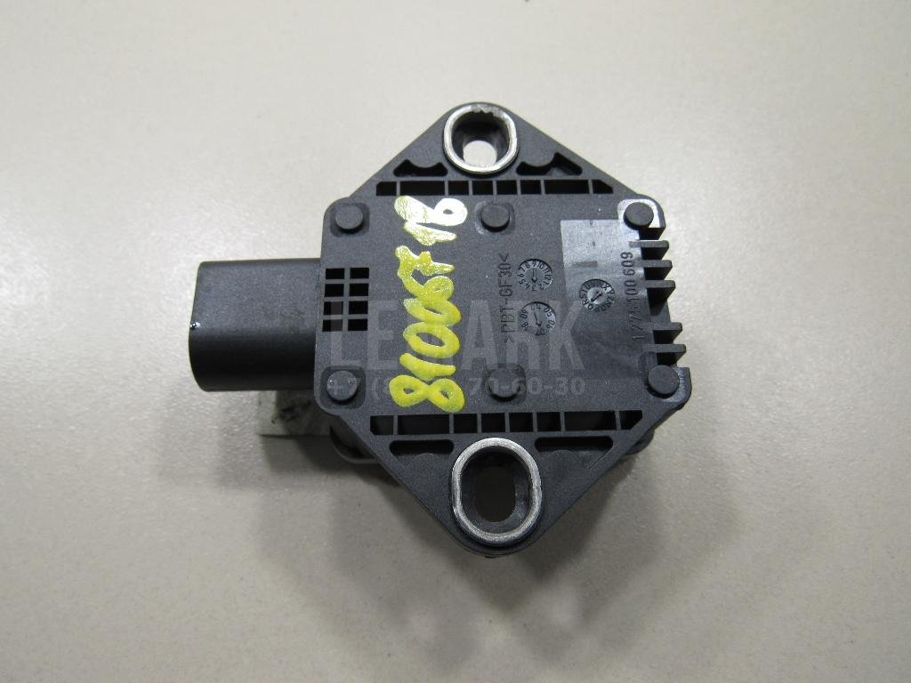 Датчик ускорения