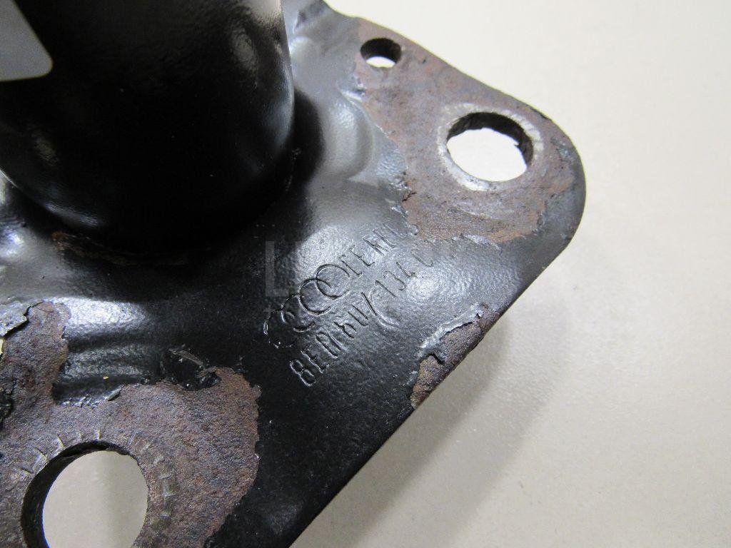 Кронштейн усилителя переднего бампера правый для  Audi A3 [8PA] Sportback 2004-2013