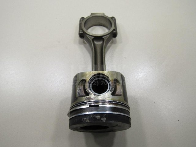 Поршень с шатуном