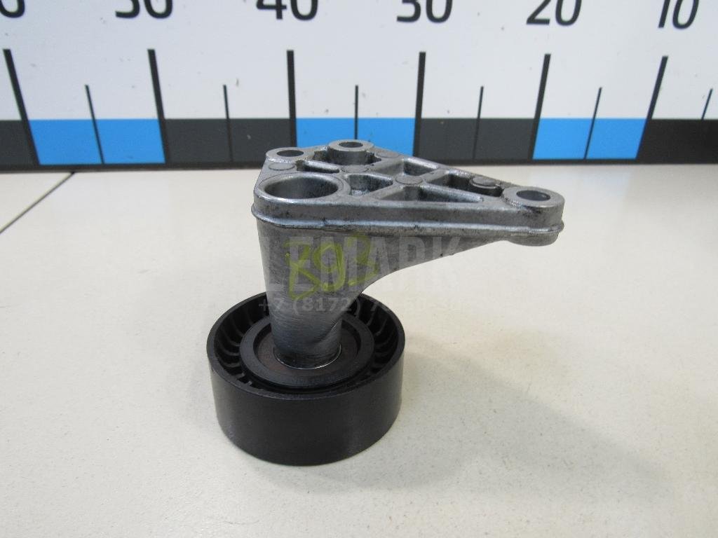 Кронштейн ролика-натяжителя руч. ремня для  Audi A5/S5 (F5) 2017