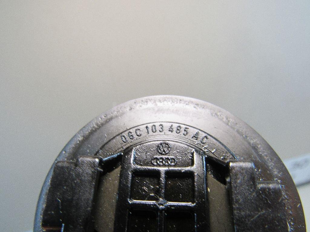 Крышка маслозаливной горловины