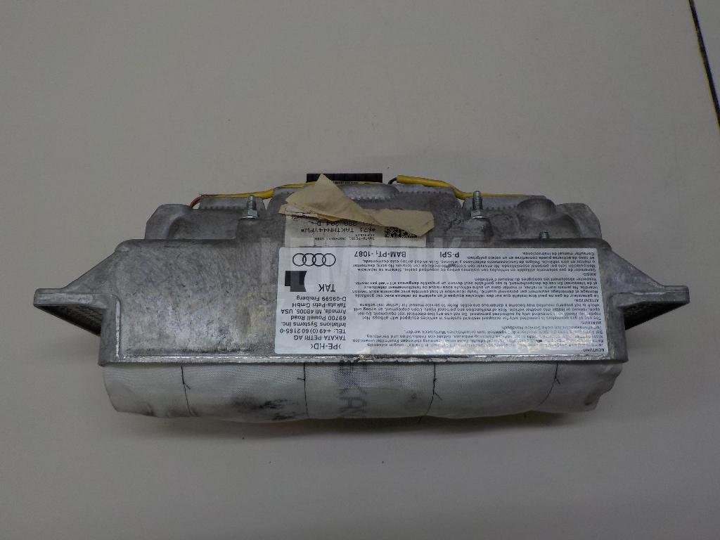 Подушка безопасности пассажирская (в торпедо)