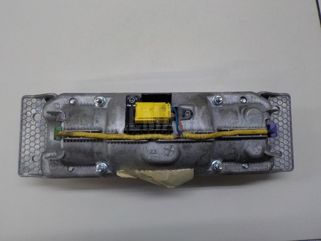 Подушка безопасности пассажирская (в торпедо)