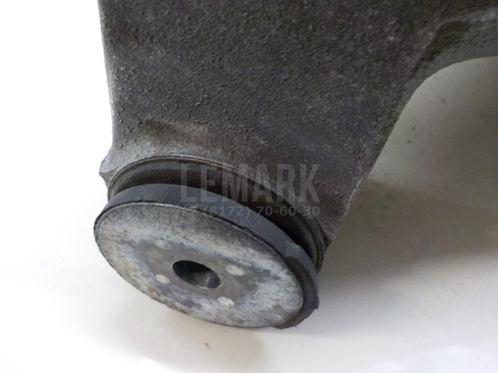 Рычаг задний нижний правый