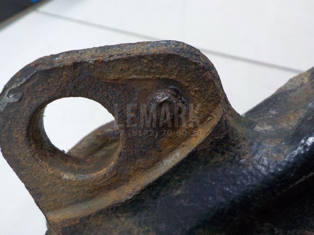 Кулак поворотный задний правый