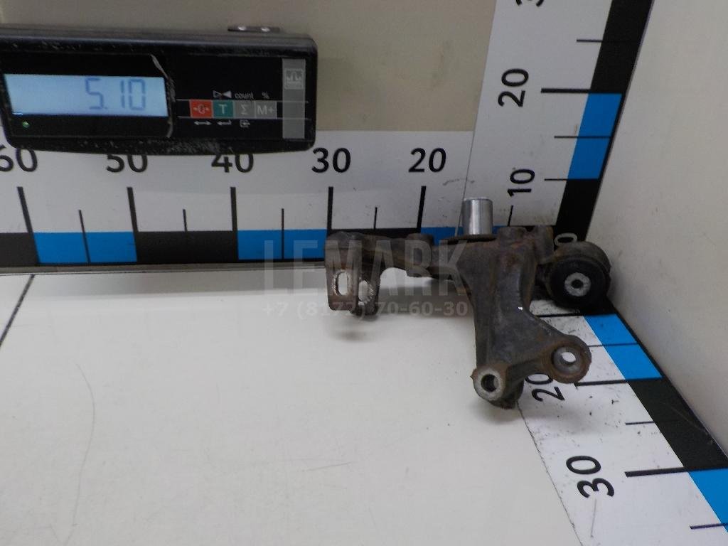 Кулак поворотный задний правый