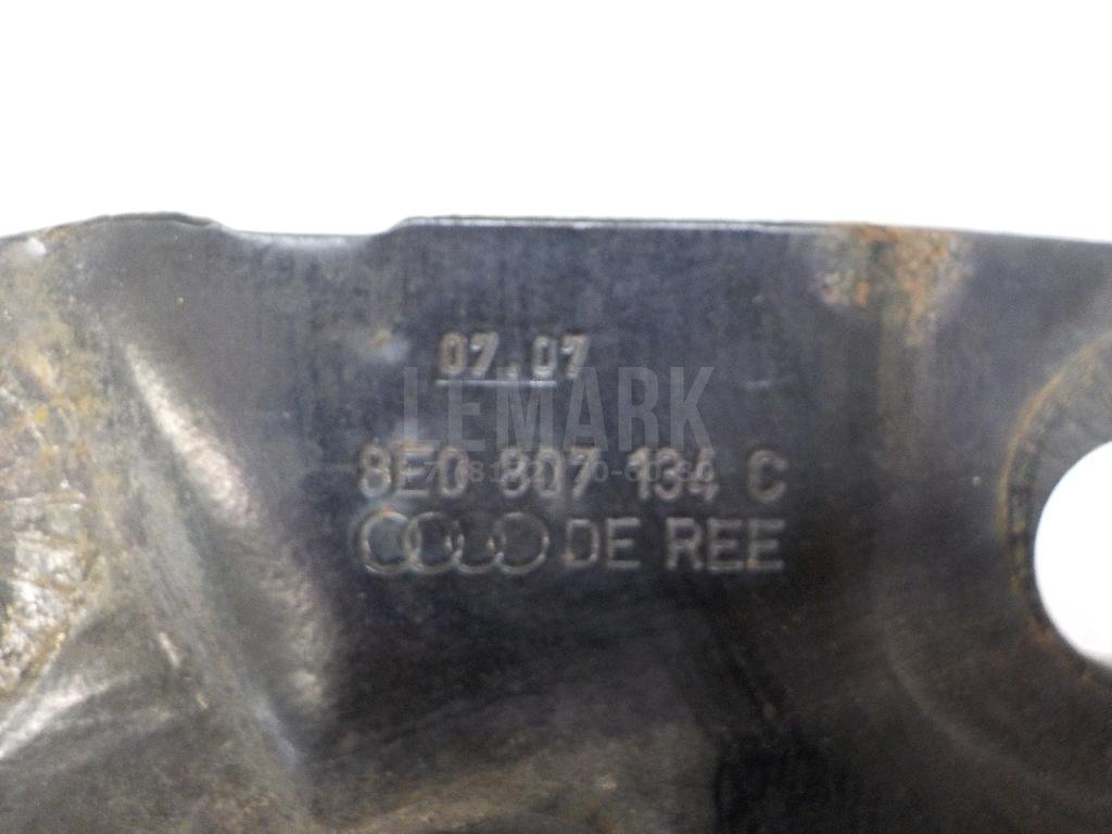 Кронштейн усилителя переднего бампера правый