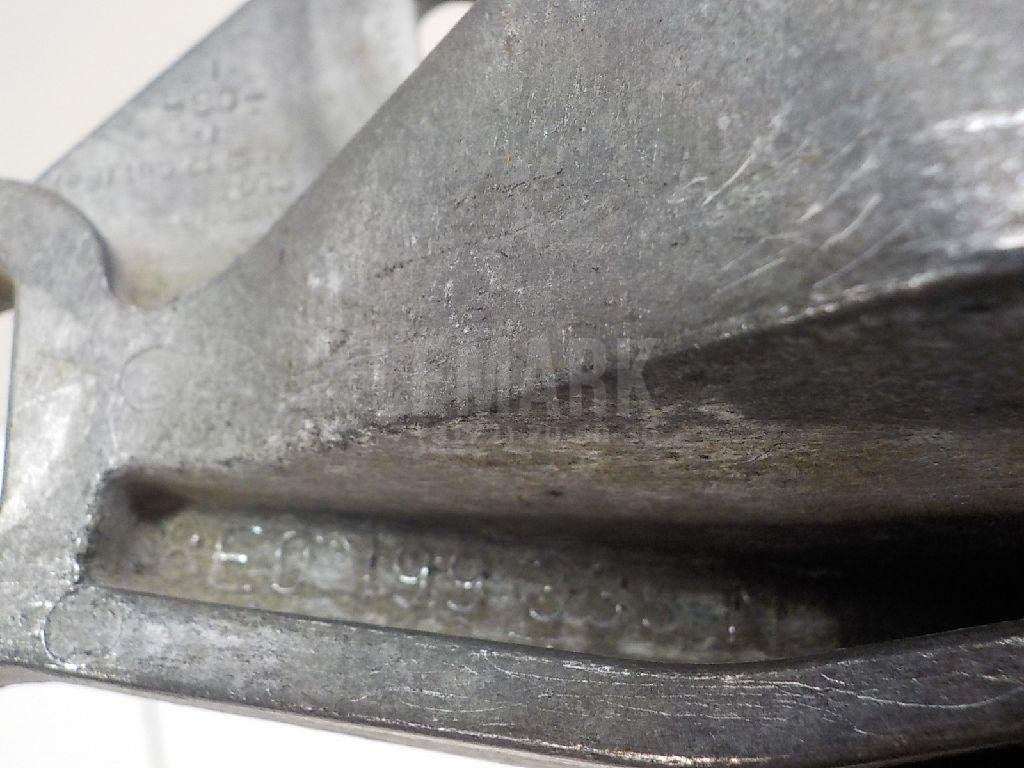 Кронштейн опоры двигателя