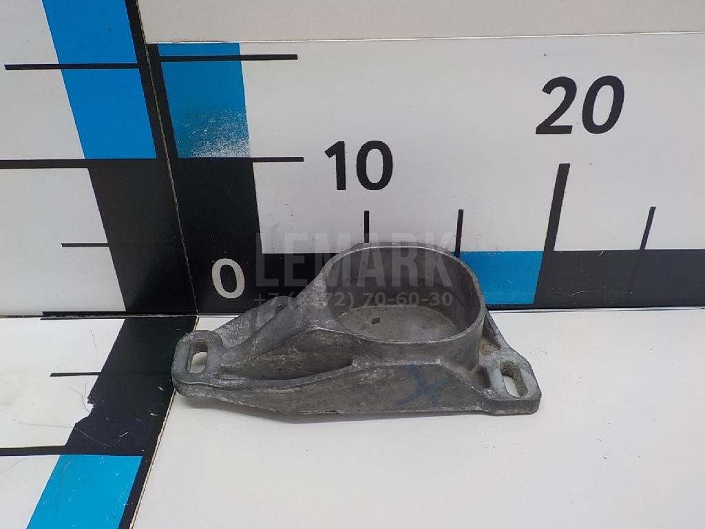 Кронштейн опоры двигателя