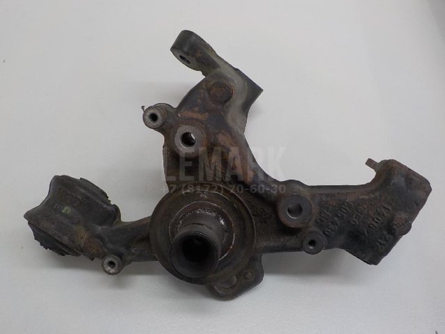 Кулак поворотный задний правый