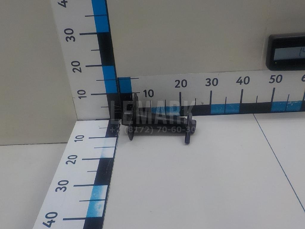 Кронштейн усилителя переднего бампера правый