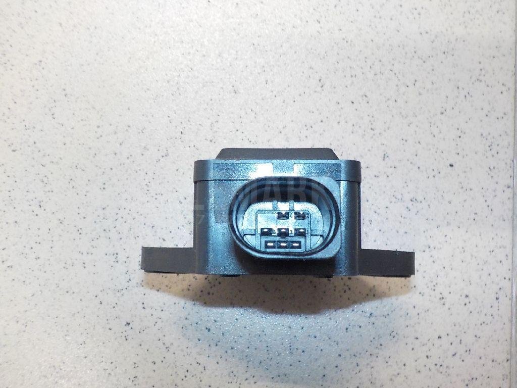 Датчик ускорения