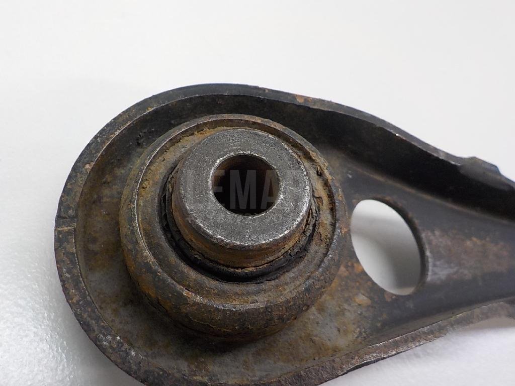 Рычаг задний поперечный