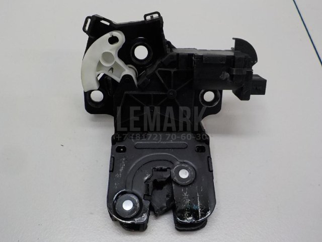 Замок багажника