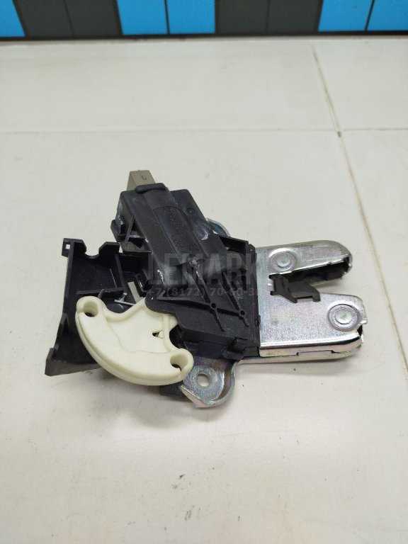 Замок багажника