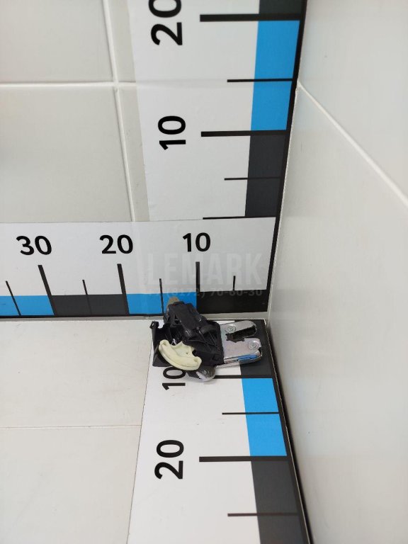 Замок багажника