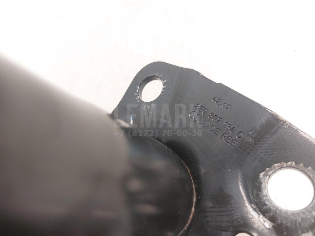 Кронштейн усилителя переднего бампера правый