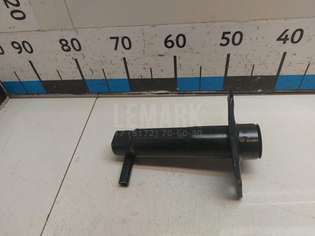 Кронштейн усилителя переднего бампера правый