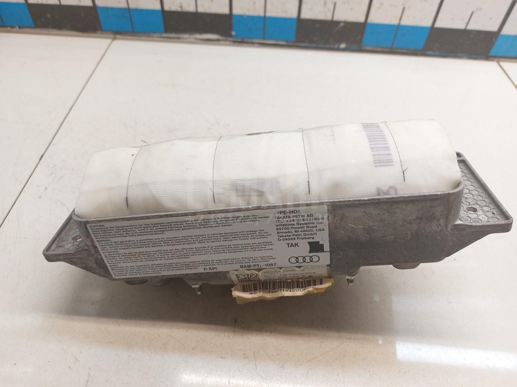 Подушка безопасности пассажирская (в торпедо)