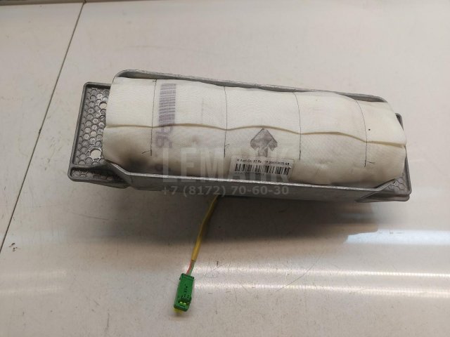 Подушка безопасности пассажирская (в торпедо)