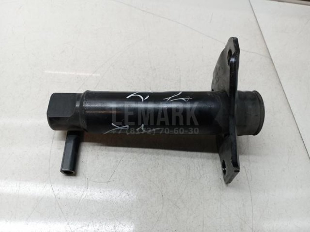 Кронштейн усилителя переднего бампера правый