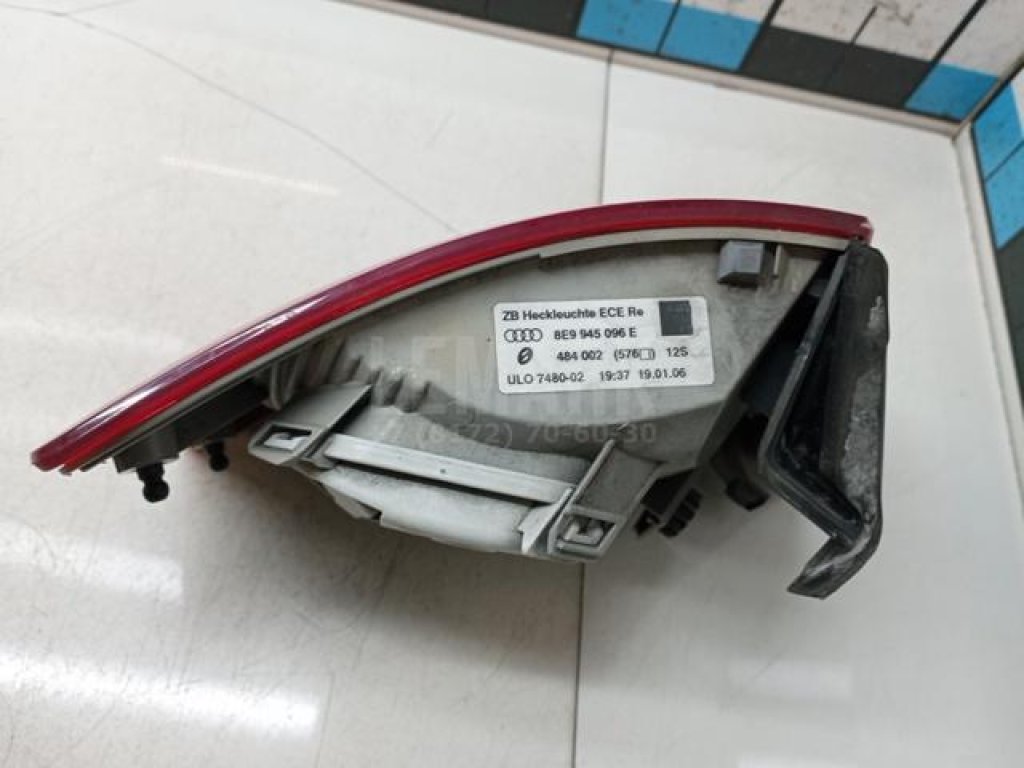 Фонарь задний наружный правый