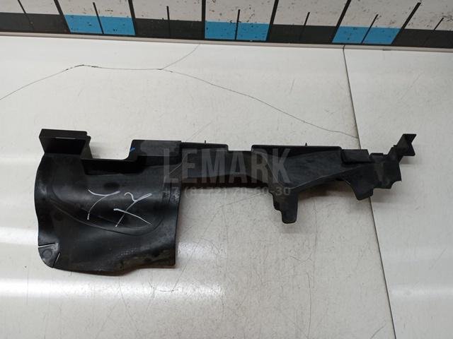 Воздуховод радиатора правый