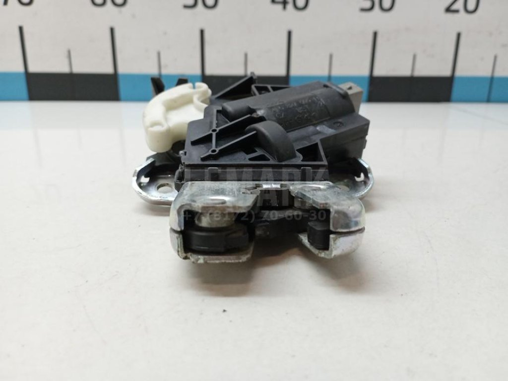 Замок багажника