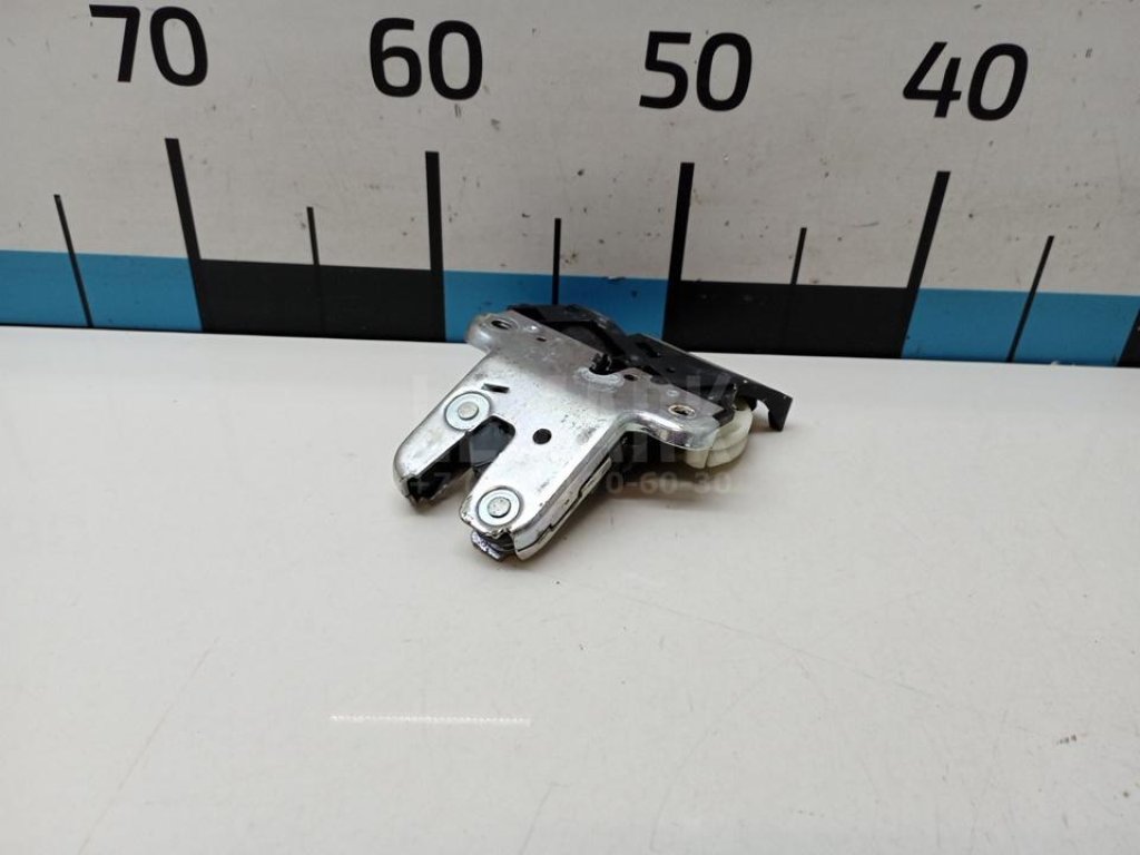 Замок багажника