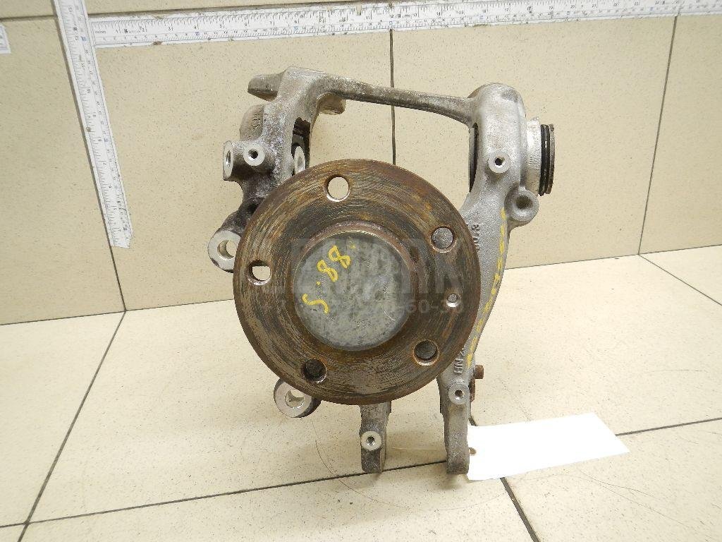 Кулак поворотный задний правый