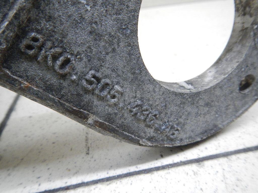 Кулак поворотный задний правый