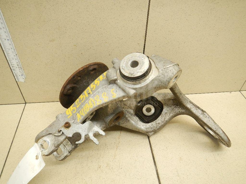 Кулак поворотный задний правый