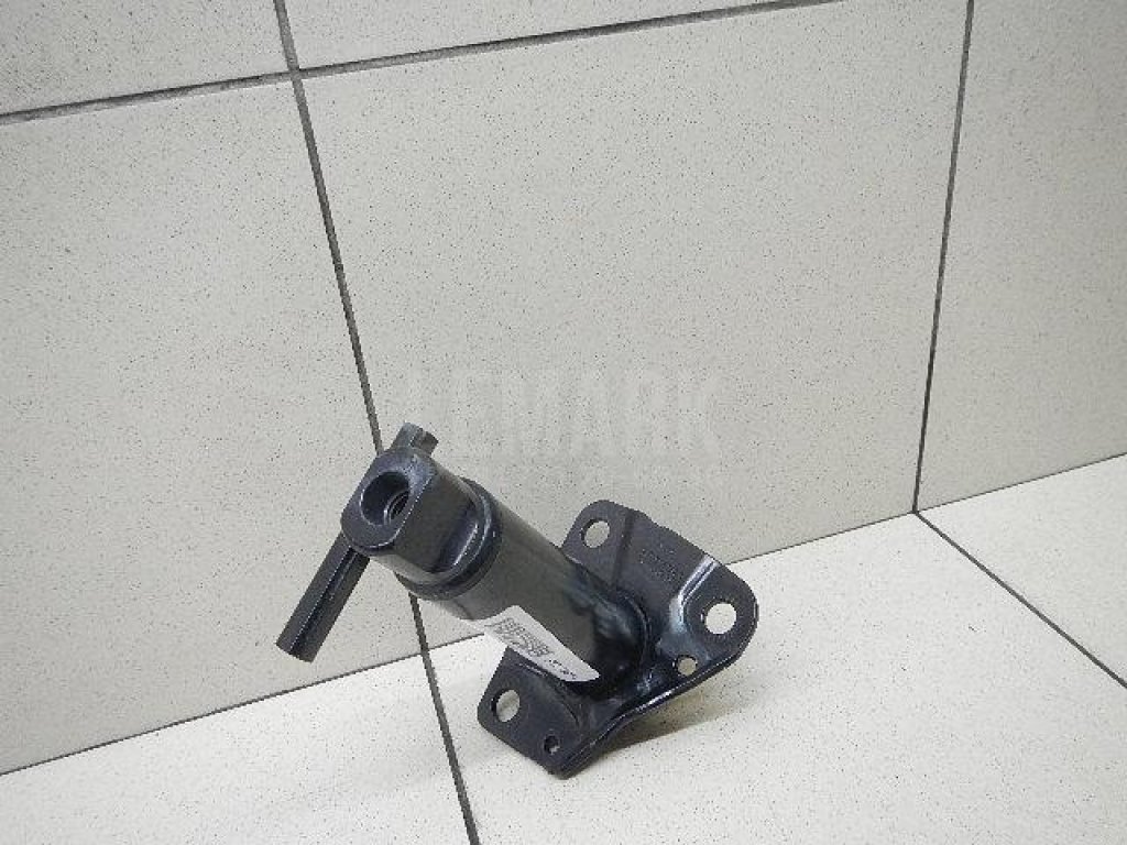 Кронштейн усилителя переднего бампера правый