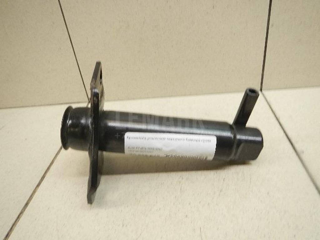 Кронштейн усилителя переднего бампера правый