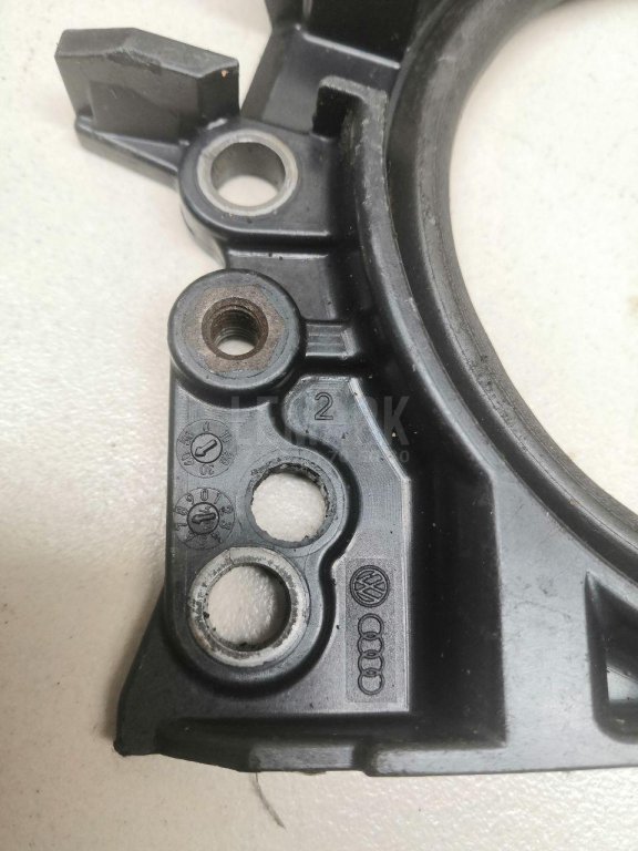 Крышка коленвала задняя