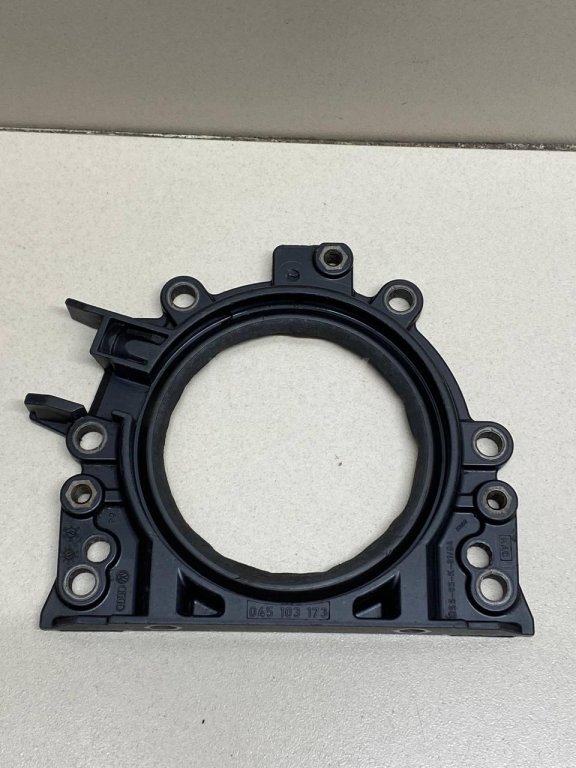 Крышка коленвала задняя